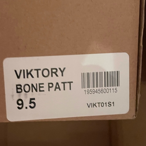 Patent Pointed Toe Thigh High Heel Steve Madden Boots - Picture 7 of 7